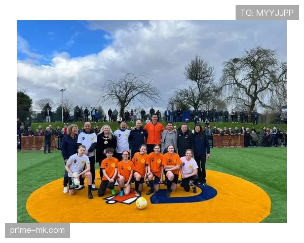 克鲁伊夫比赛阅读能力持续提升,战术理解备受期待 克鲁伊夫比赛阅读能力持续提升,战术理解备受期待